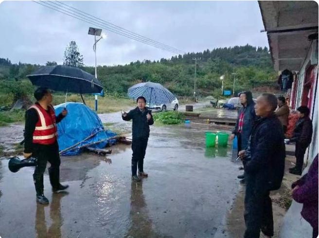 防汛常規(guī)物資|消防滅火裝備|消防救援裝備|水域救援救生|應(yīng)急照明設(shè)備|防汛與應(yīng)急包|水泵發(fā)電機(jī)類(lèi)|救生救援儀器